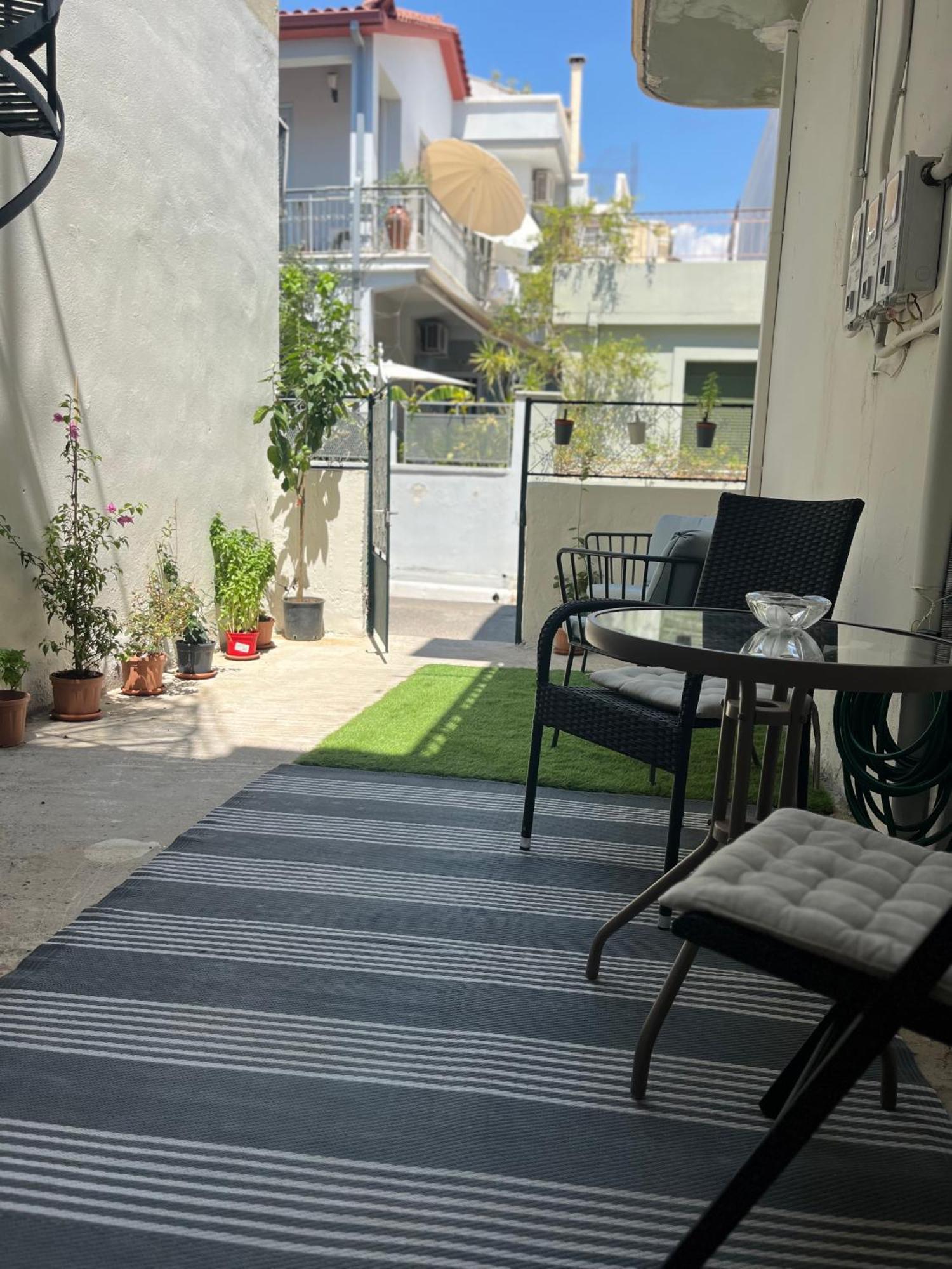 Noa - Designed Garden Studio In The City Center Kalamata Exteriör bild